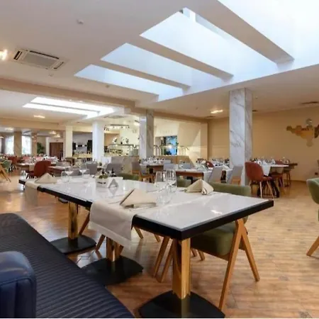 Nikol 3 Club Bor Apartment *