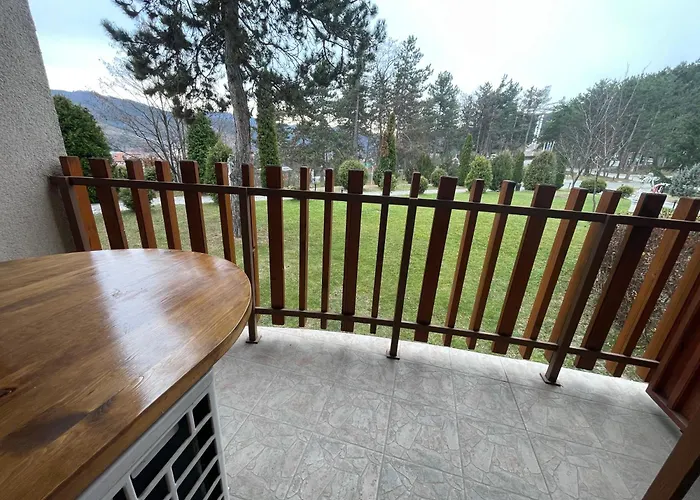 Nikol 3 Club Bor アパート *